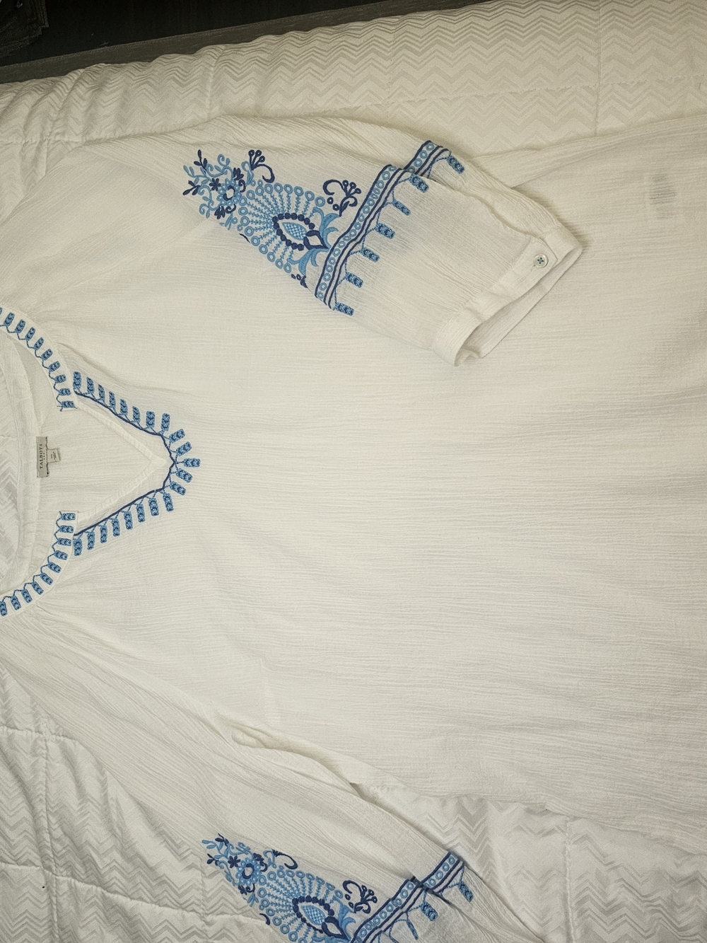 Talbots Crinkle Gauze Embroidered Top Sz XL - Picture 2 of 5